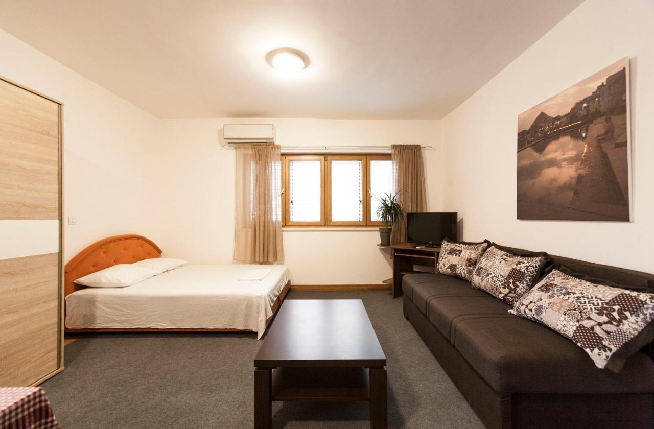 Apartment-Hotel Vila Petrovic-Becici Budva Exteriör bild