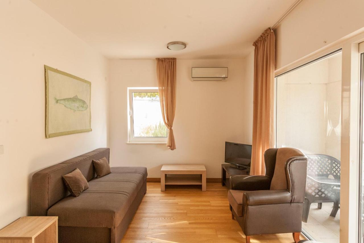 Apartment-Hotel Vila Petrovic-Becici Budva Exteriör bild